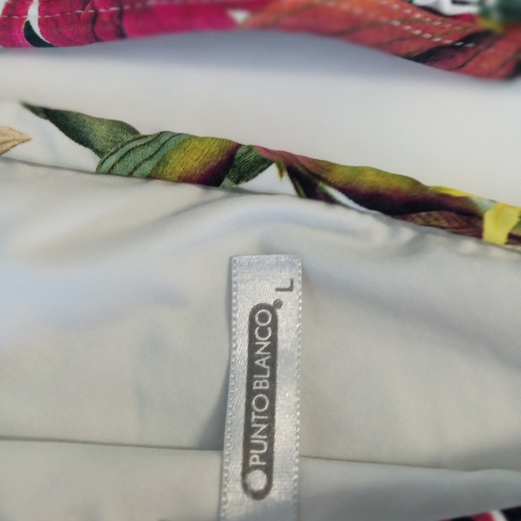 Swim wear - Picture 6 of 9